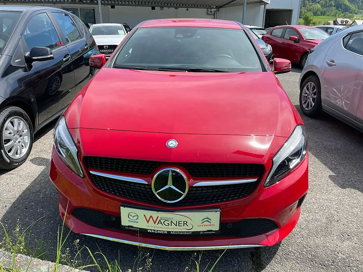 Mercedes-Benz A 220 d 4MATIC Aut. Rot - 2