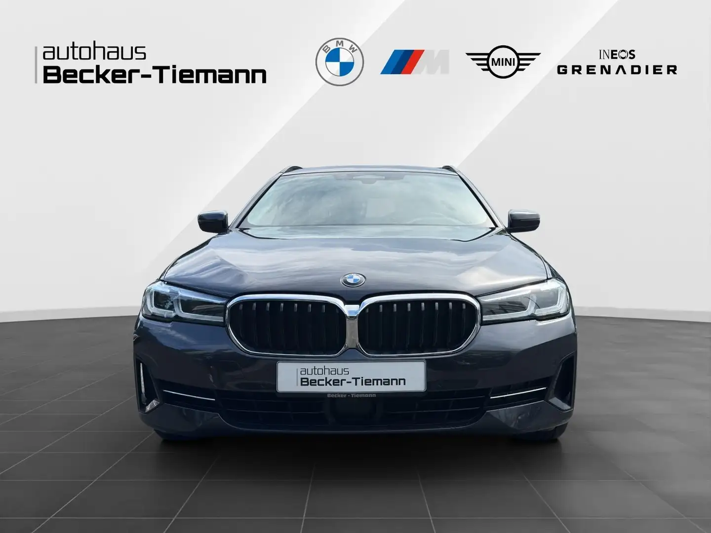 BMW 520 d xDrive Touring LivePro/CarPlay/Head-Up/Driving/A Grey - 2