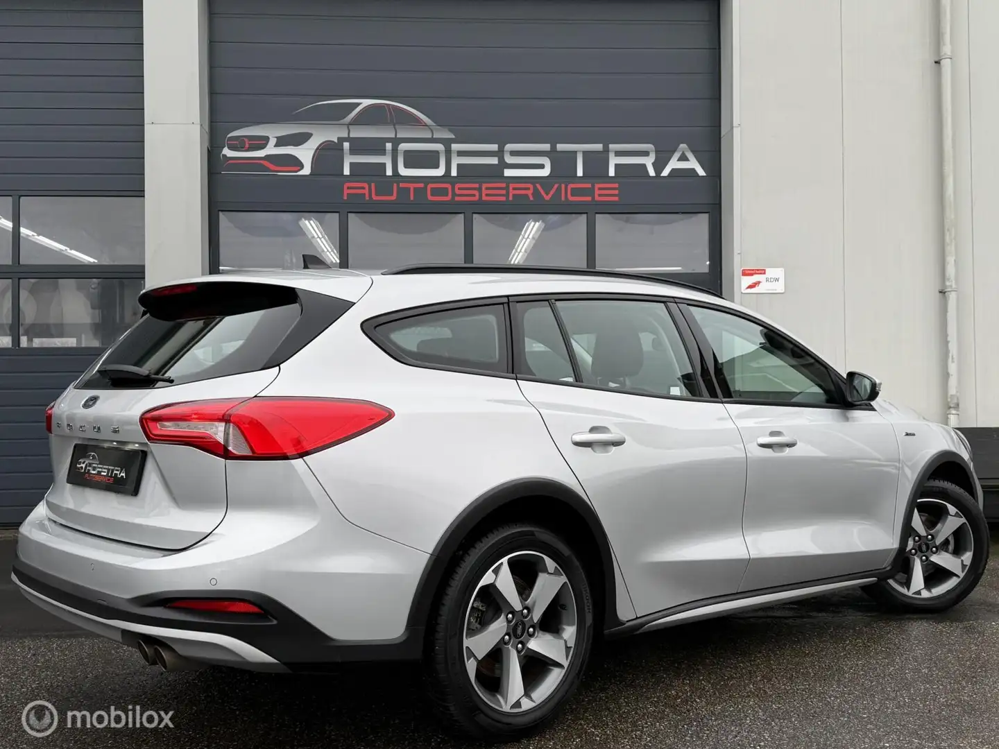 Ford Focus Wagon 1.0 EcoBoost Active Winterpack Carplay LED Grau - 2