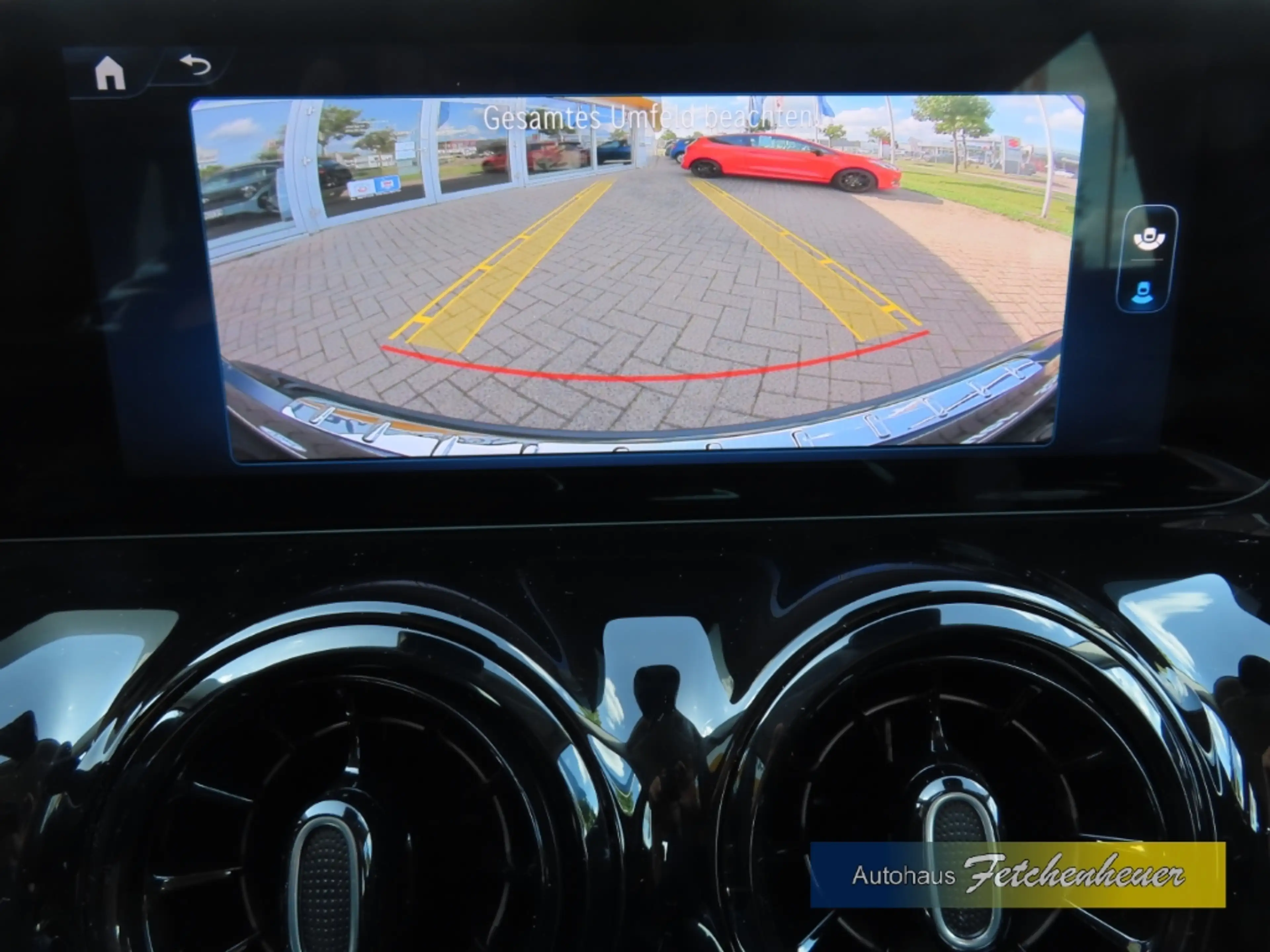 Mercedes-Benz GLA 180 Aut.  NAVI-MBUX+LED+RFK+SHZ+TEMP+AAC+ALU — photo 13