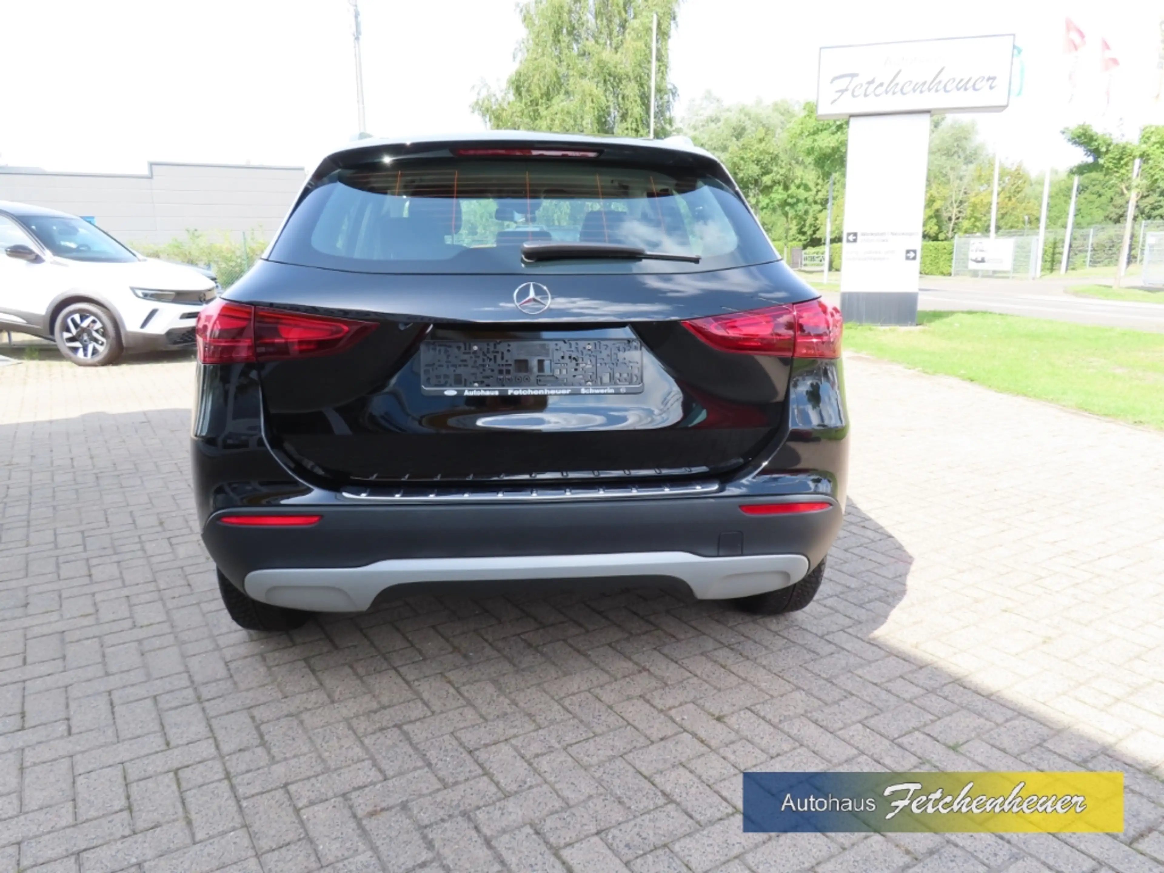 Mercedes-Benz GLA 180 Aut.  NAVI-MBUX+LED+RFK+SHZ+TEMP+AAC+ALU — photo 7