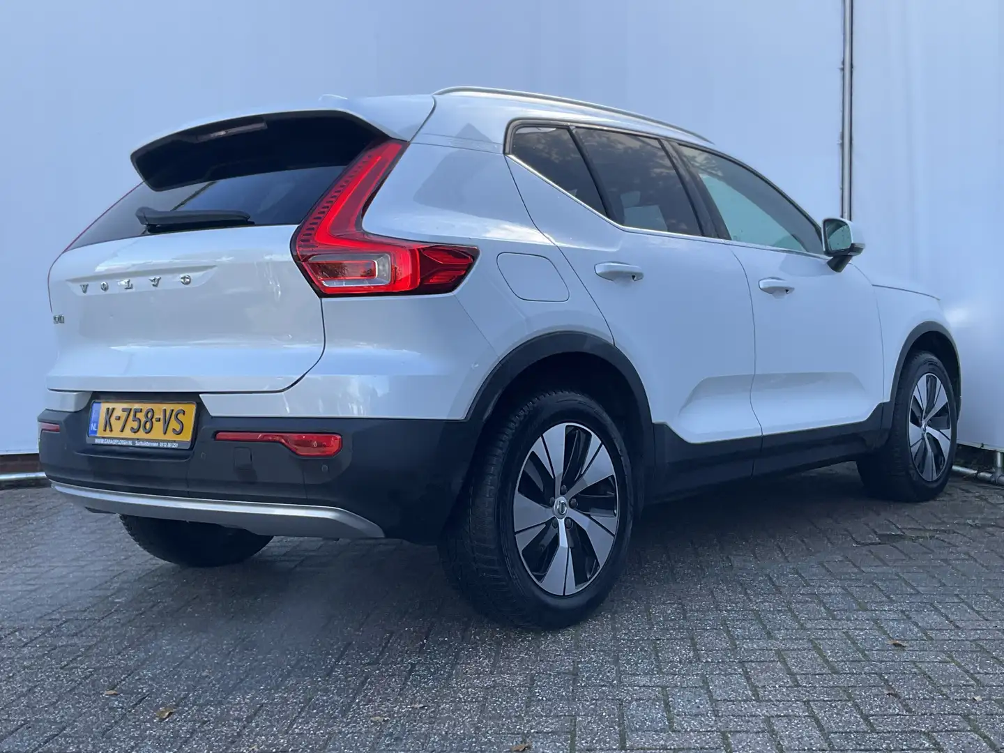 Volvo XC40 1.5 T4 Recharge Inscription Stoel.Stuurverw. Carpl Bianco - 2