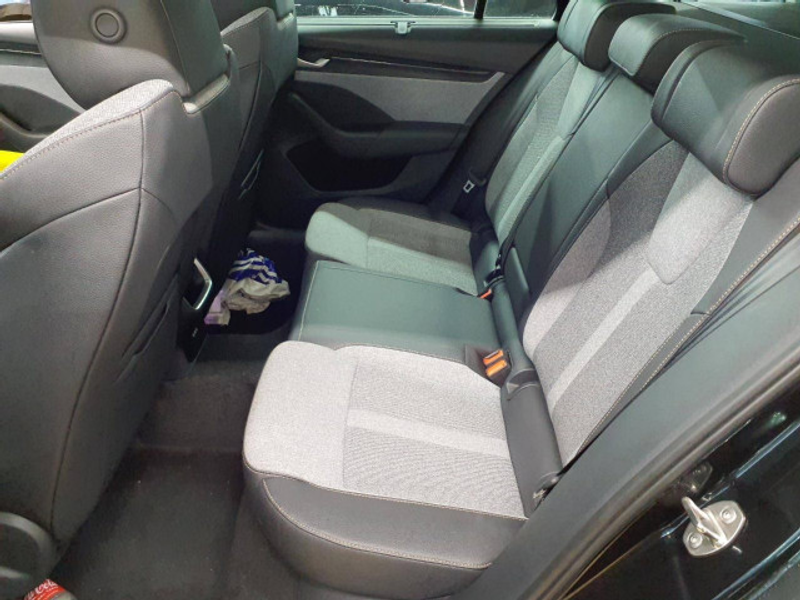 Skoda Octavia Combi 2.0 TDI DSG Tour AHK+ACC+PANO+360 — photo 5