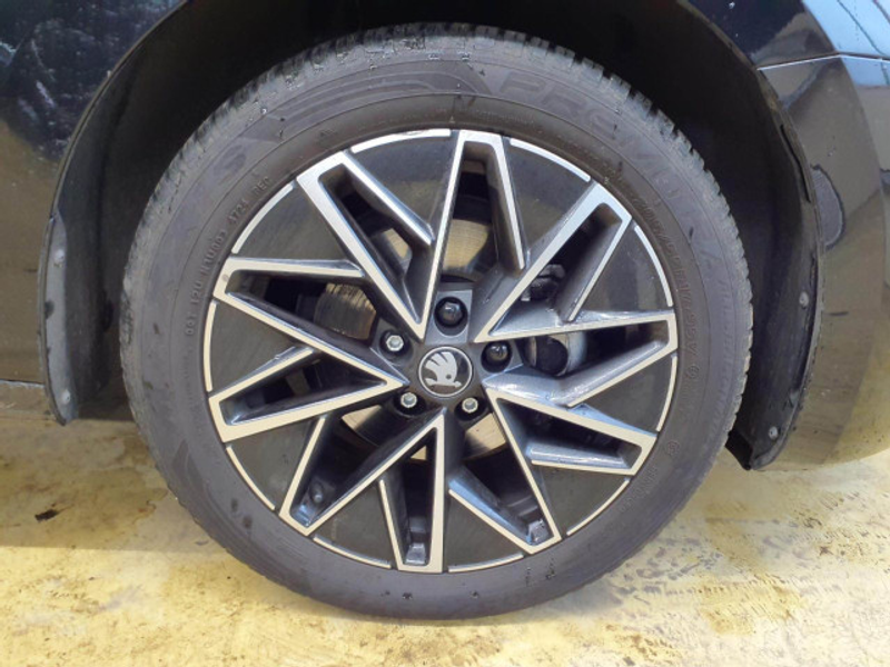 Skoda Octavia Combi 2.0 TDI DSG Tour AHK+ACC+PANO+360 — photo 10