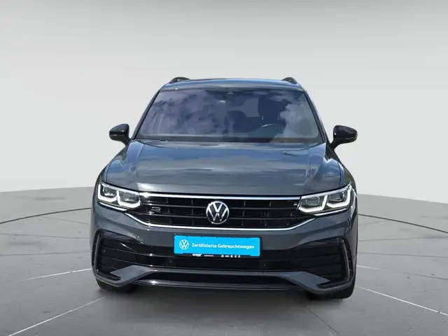 Volkswagen Tiguan view 2