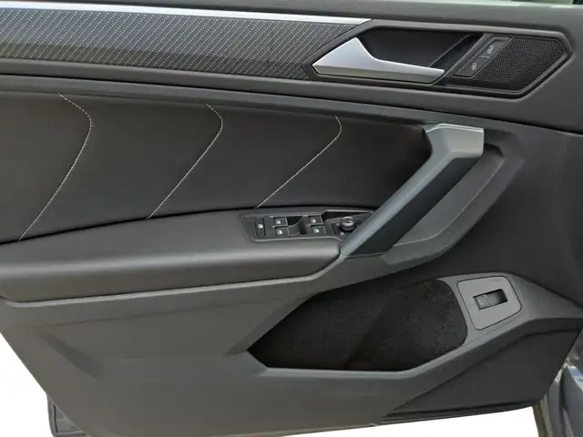 Volkswagen Tiguan view 11