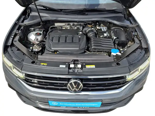 Volkswagen Tiguan view 12