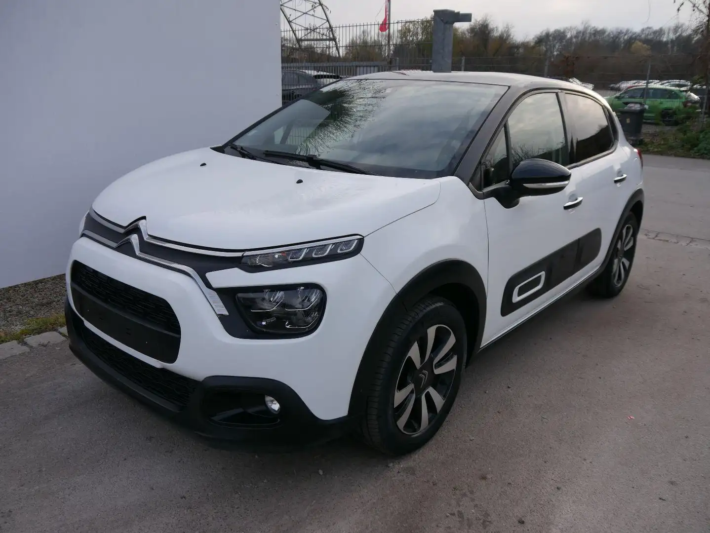 Citroen C3 PureTech PureTech*TEMPOMAT*PDC-HI*KEYLESS-GO*SM... Blanc - 1