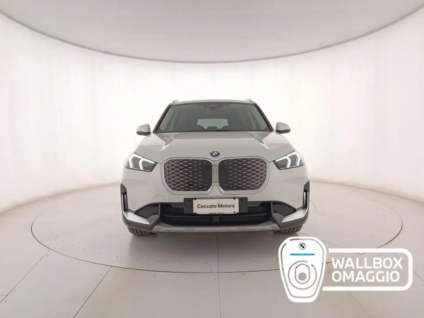 BMW iX1 edrive 20 Special Edition Weiß - 2