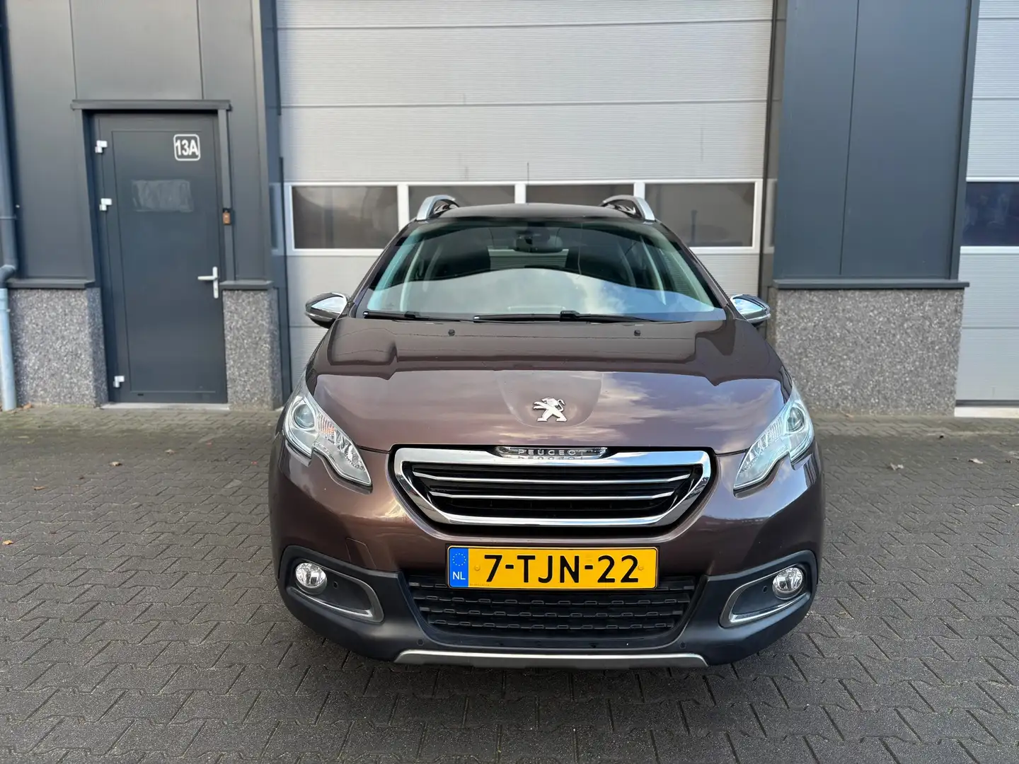 Peugeot 2008 1.2 VTi Allure Pack Premium Plus 5DRS|Clima|glazen Brun - 2