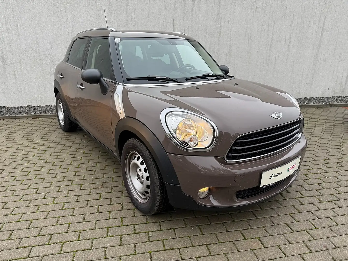 MINI One Countryman MINI Countryman ONE D Braun - 1