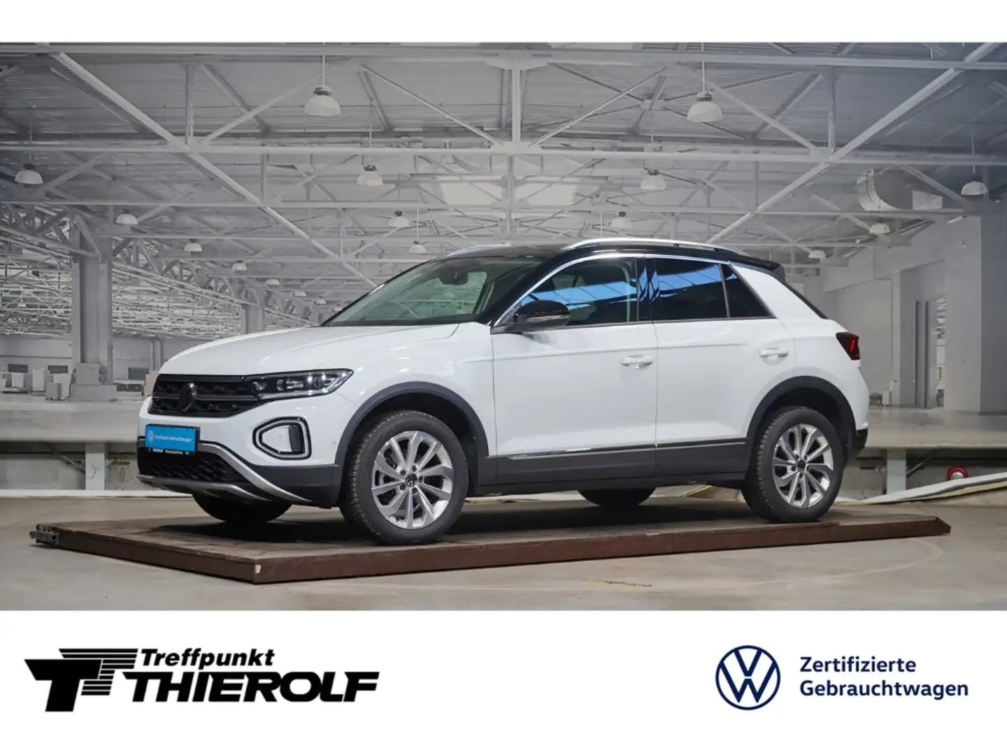 Volkswagen T-Roc Style 1.5 TSI DSG AHK NAVI LED ACC Weiß - 1