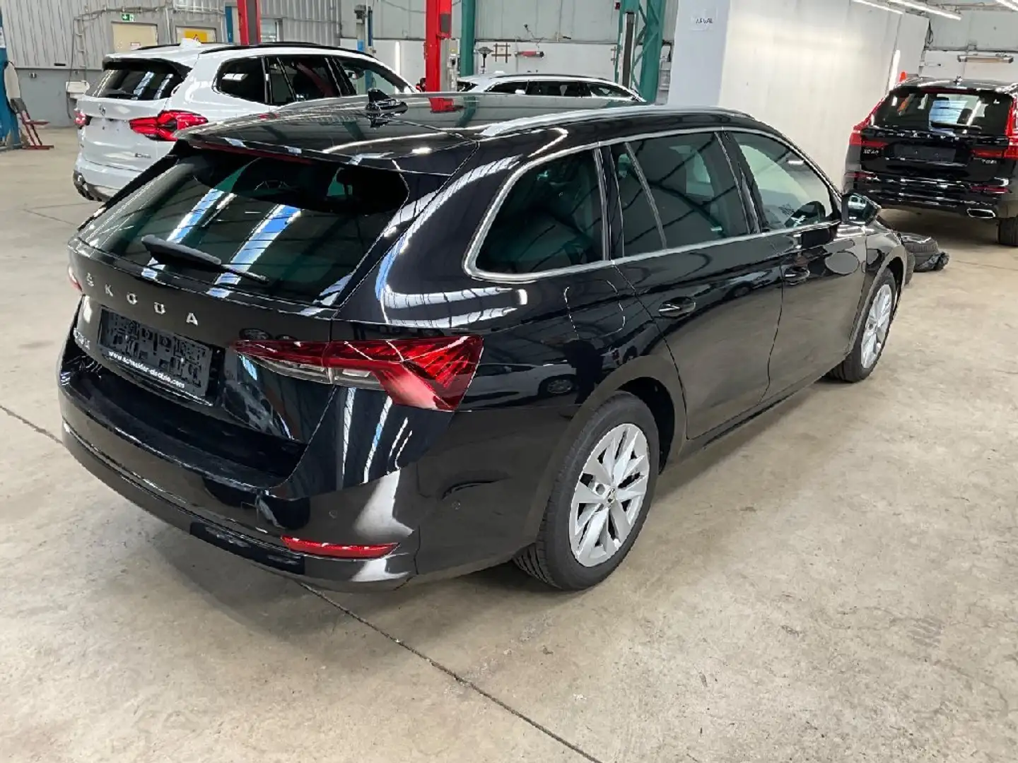 Skoda Octavia Combi 2.0 TDI Style Virtual Navi ACC Schwarz - 2