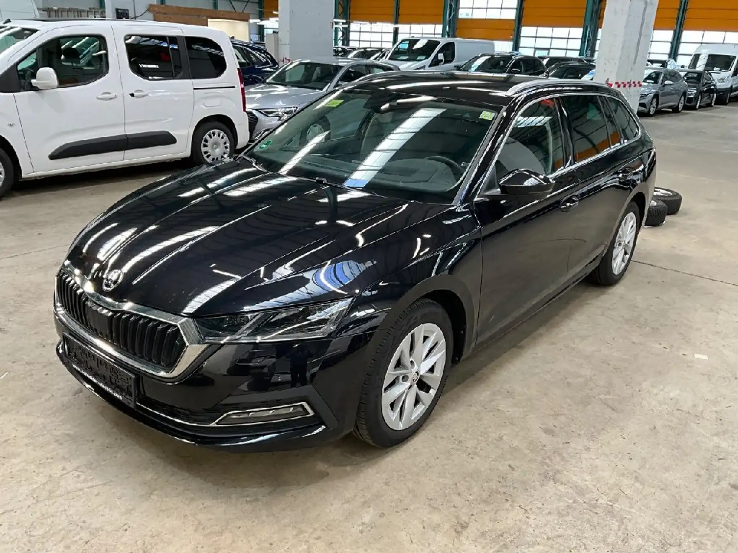 Skoda Octavia Combi 2.0 TDI Style Virtual Navi ACC Schwarz - 1