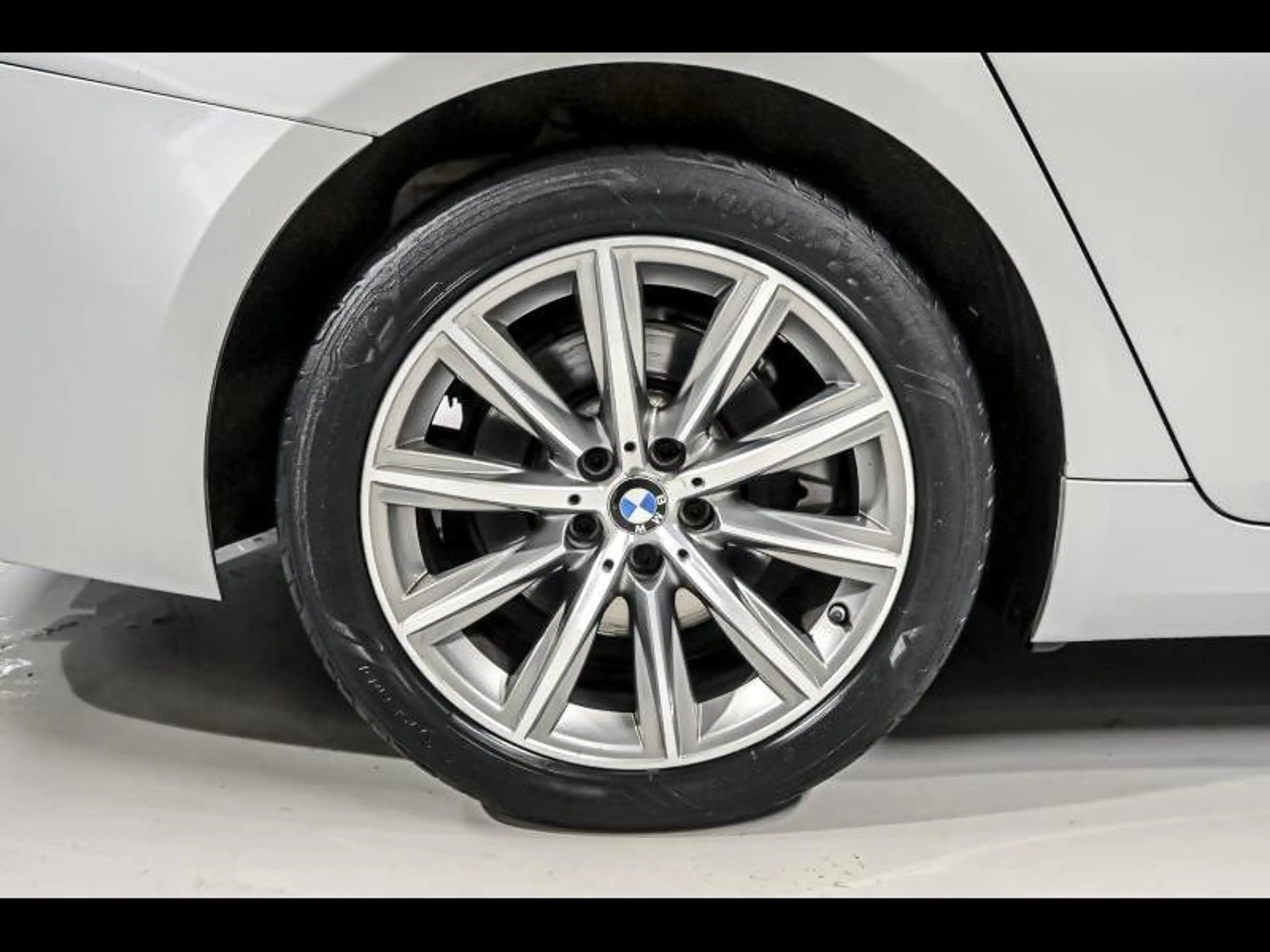 BMW 520 i Touring - SPORTLINE|360CAM|HUD|TH| — photo 8