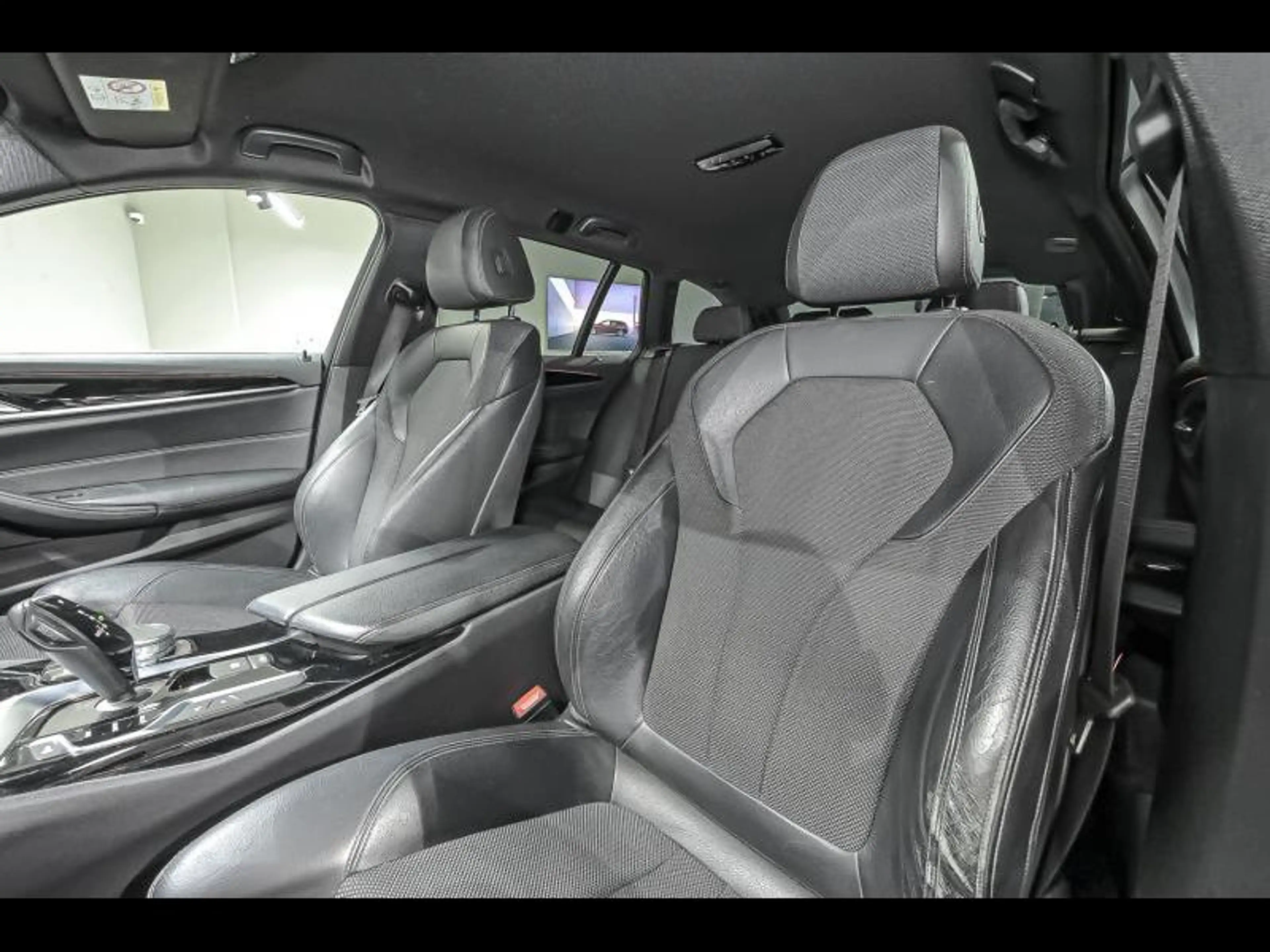 BMW 520 i Touring - SPORTLINE|360CAM|HUD|TH| — photo 15