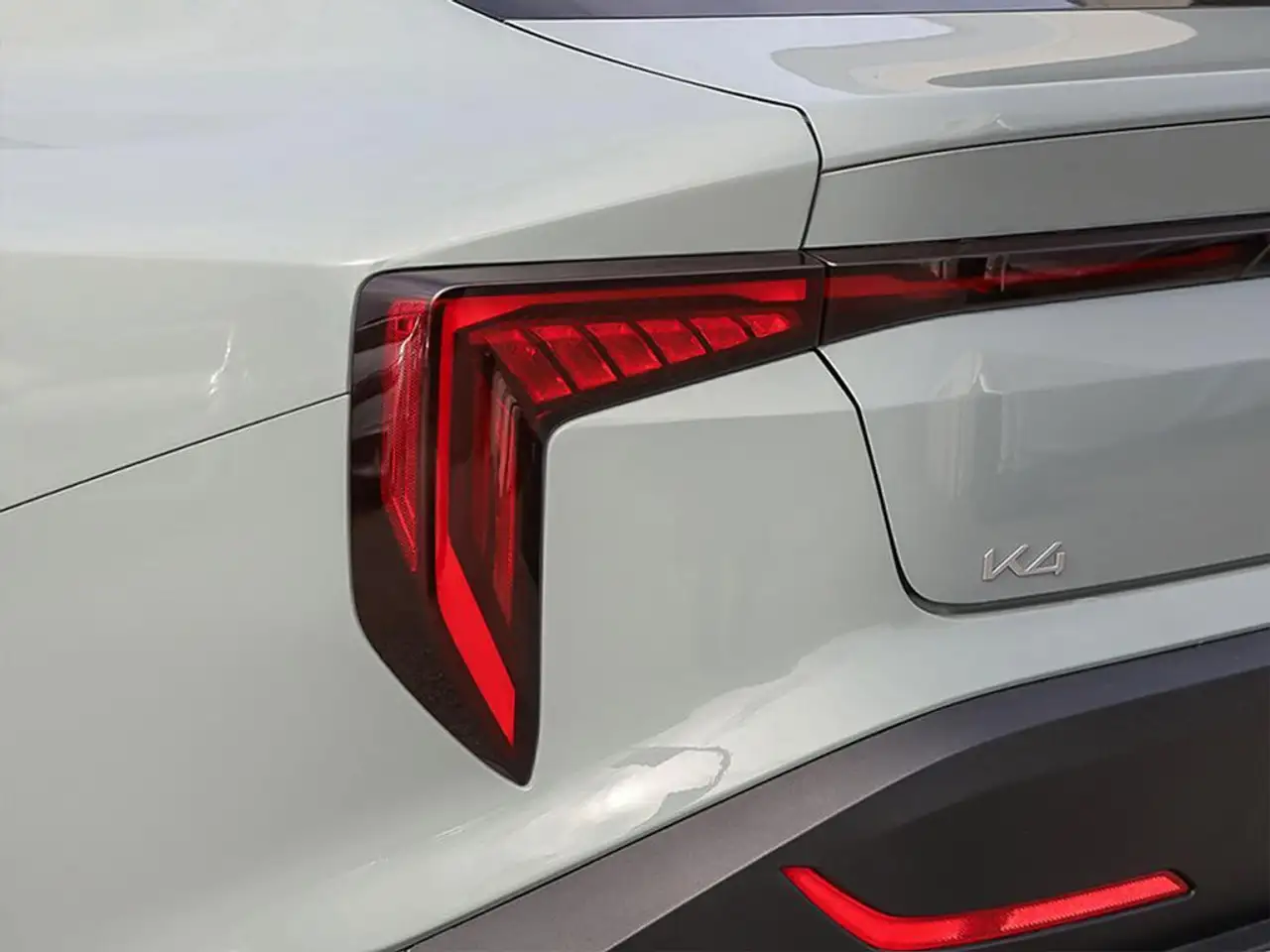 Kia K4 снимка Kia K4