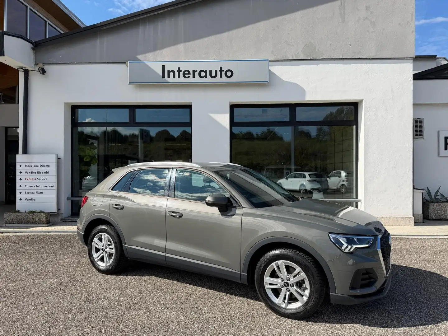 Audi Q3 Q3 II 2018 35 2.0 tdi Business s-tronic Grigio - 2