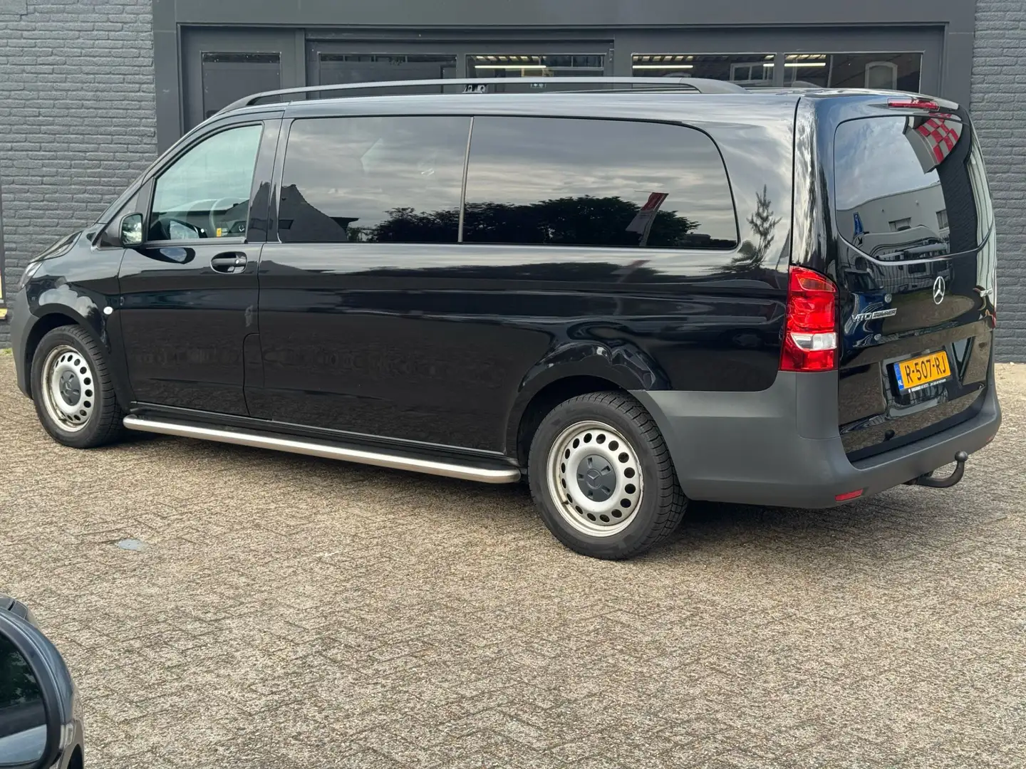 Mercedes-Benz Vito Tourer 116 CDI Select Extra Lang - 9 Zits - Automa Černá - 2