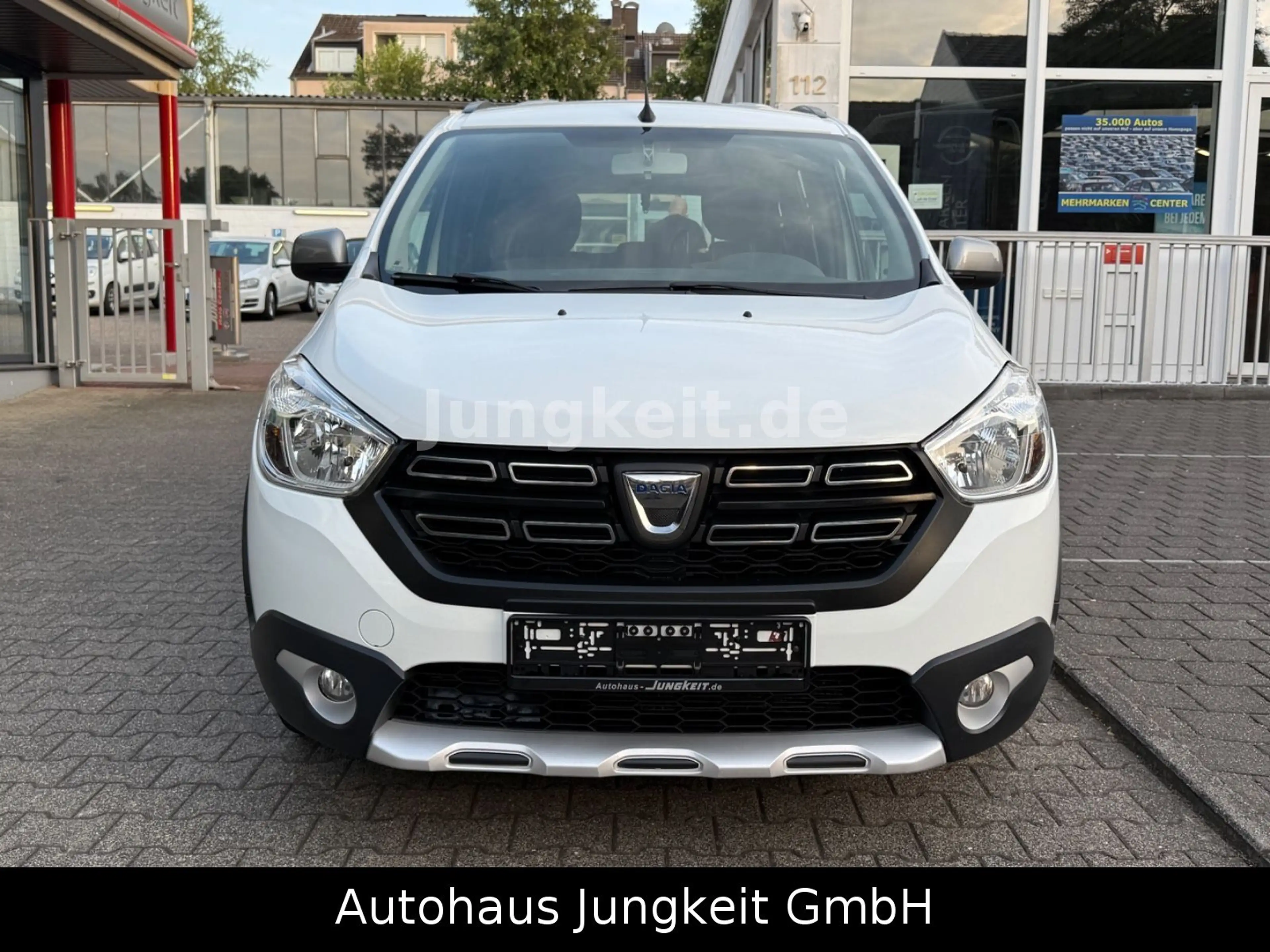Dacia Lodgy Stepway * 7 Sitzer*R-Kamera*Navigation*AHK — photo 2