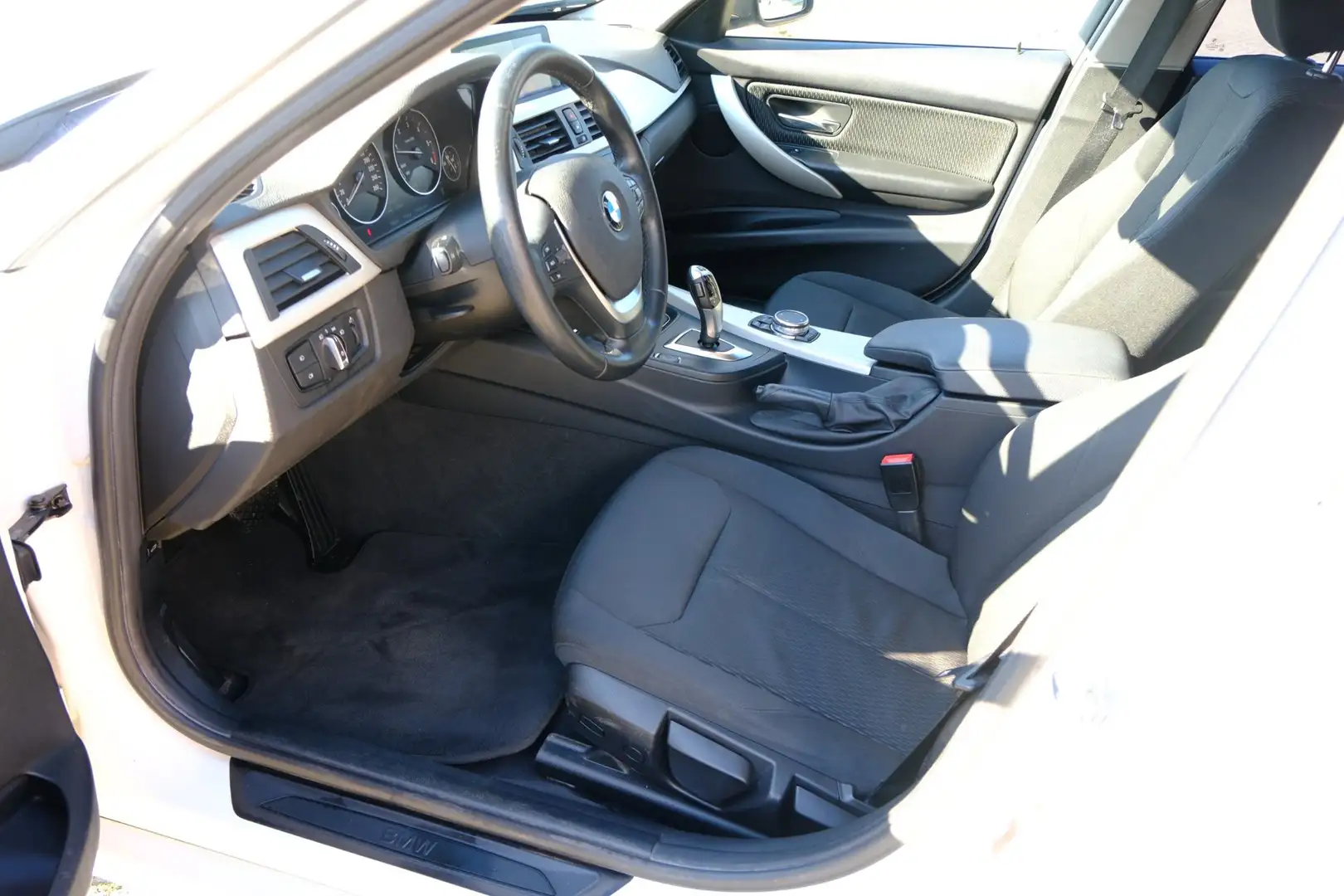 BMW 316 3-serie Touring 316d Executive Aut. Xenon|Navi|LMV Weiß - 2