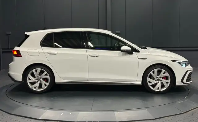 Volkswagen Golf view 6