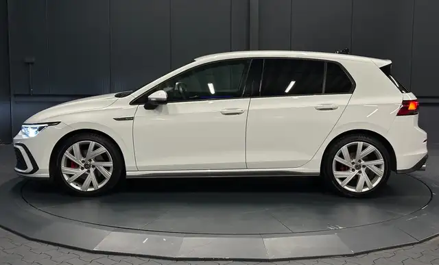 Volkswagen Golf view 2
