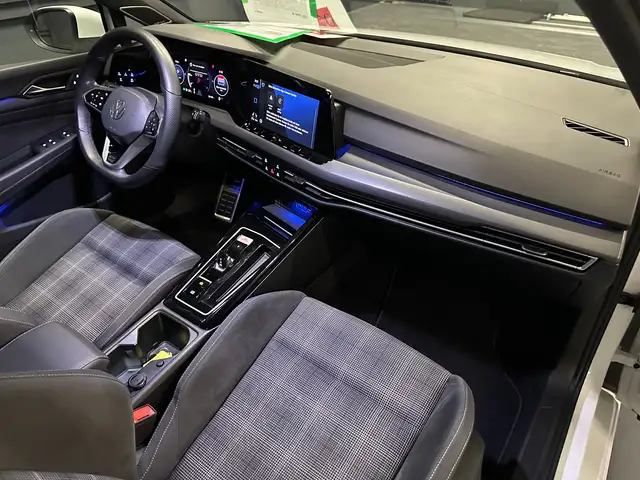 Volkswagen Golf view 12