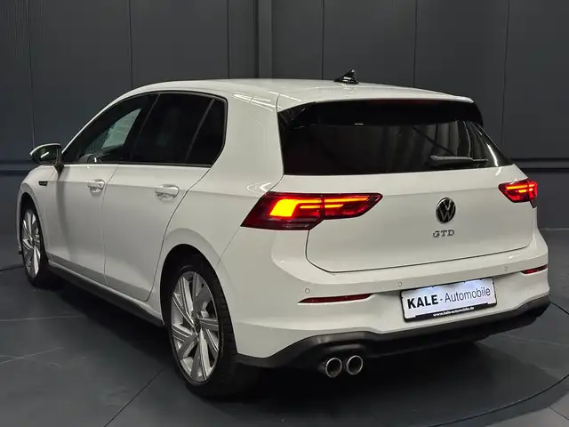 Volkswagen Golf view 3