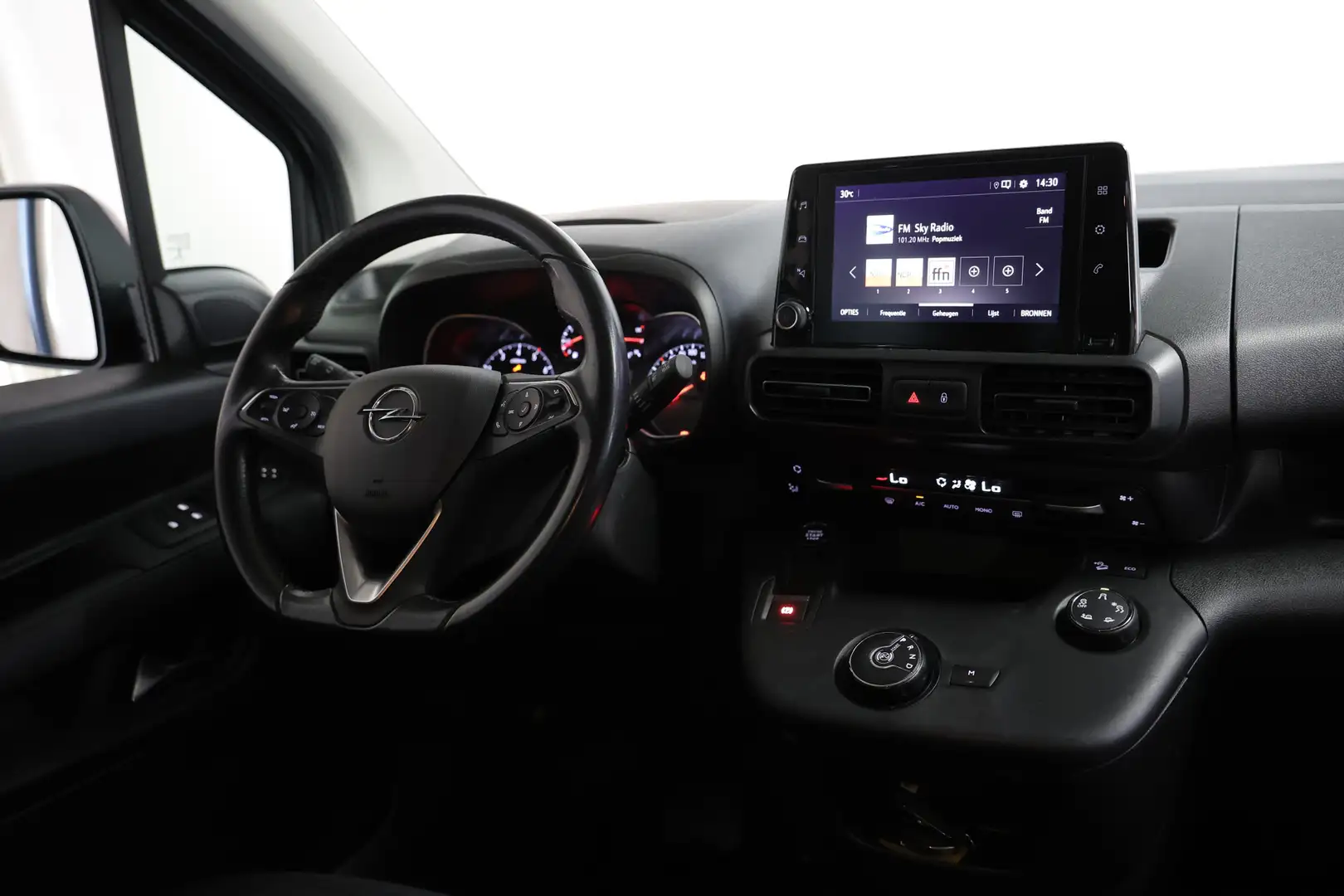 Opel Combo Life 1.2 Turbo Innovation 7pers AUTOM NAVI Carplay TREK Grijs - 2