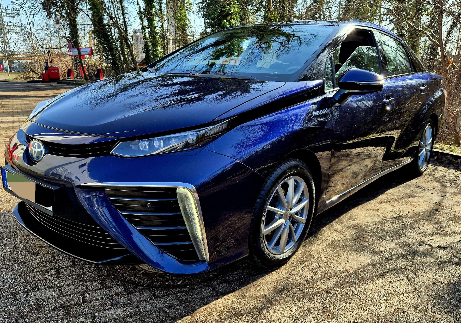 Second hand Toyota Mirai 