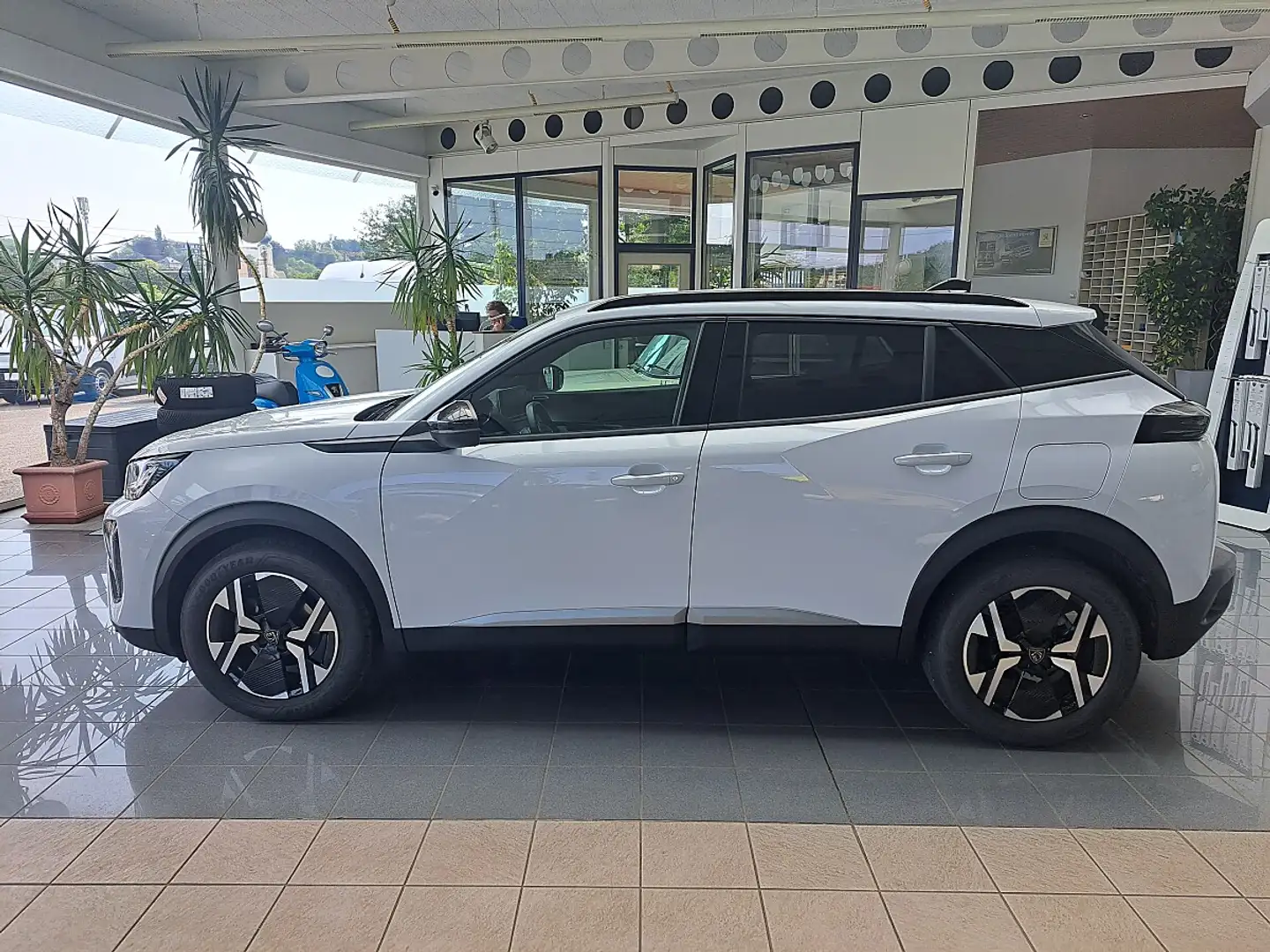 Peugeot 2008 Benzin 130 Allure EAT8 Weiß - 2