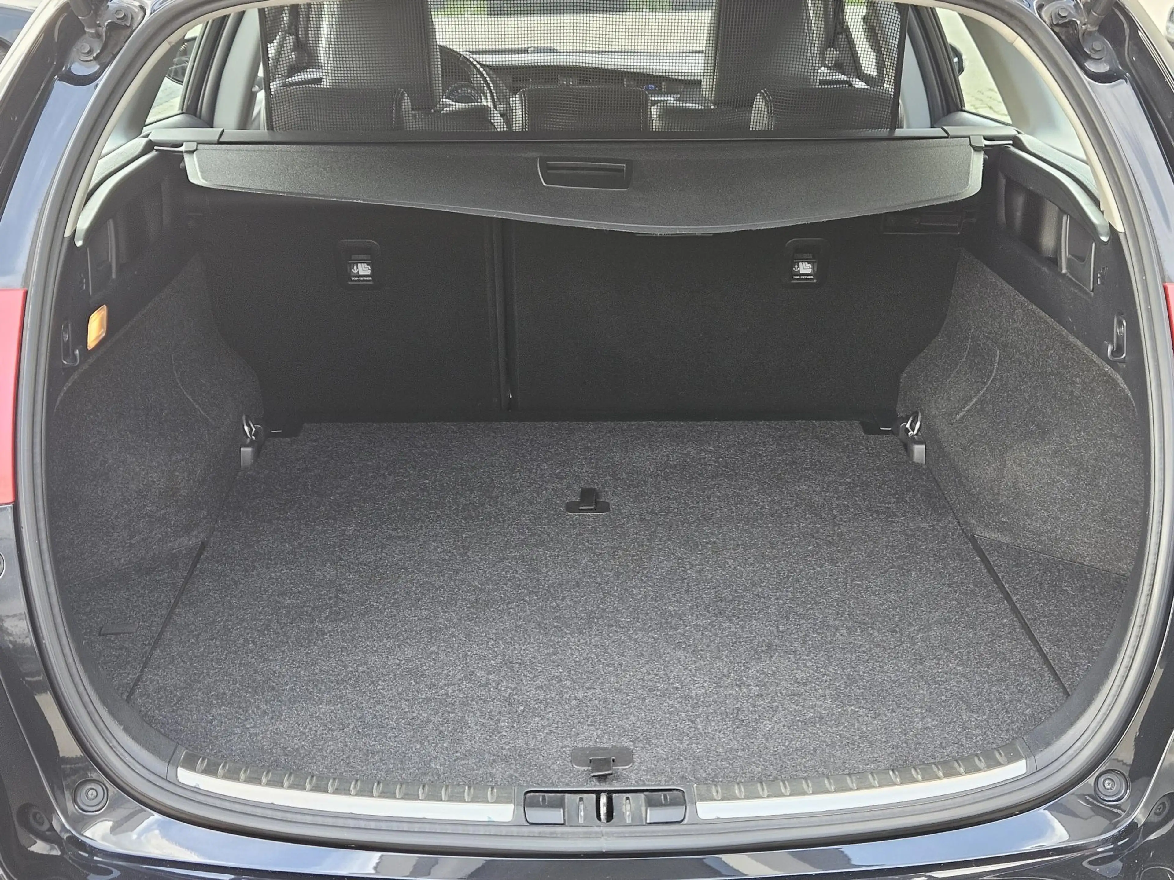 Toyota Auris Touring Sports 1.8 Hybrid Executive 1e eig Navi Ca — photo 24