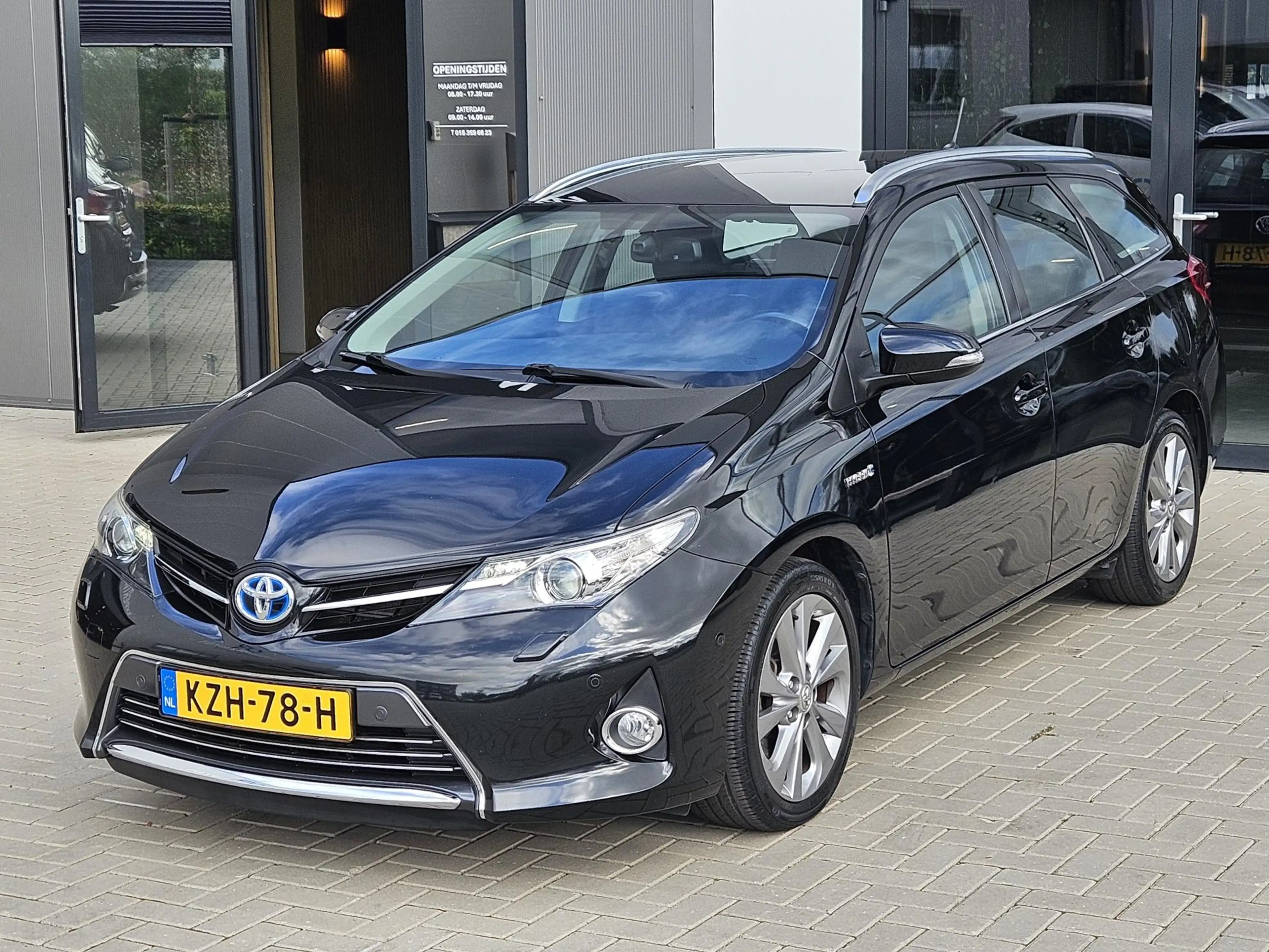 Toyota Auris Touring Sports 1.8 Hybrid Executive 1e eig Navi Ca — photo 2