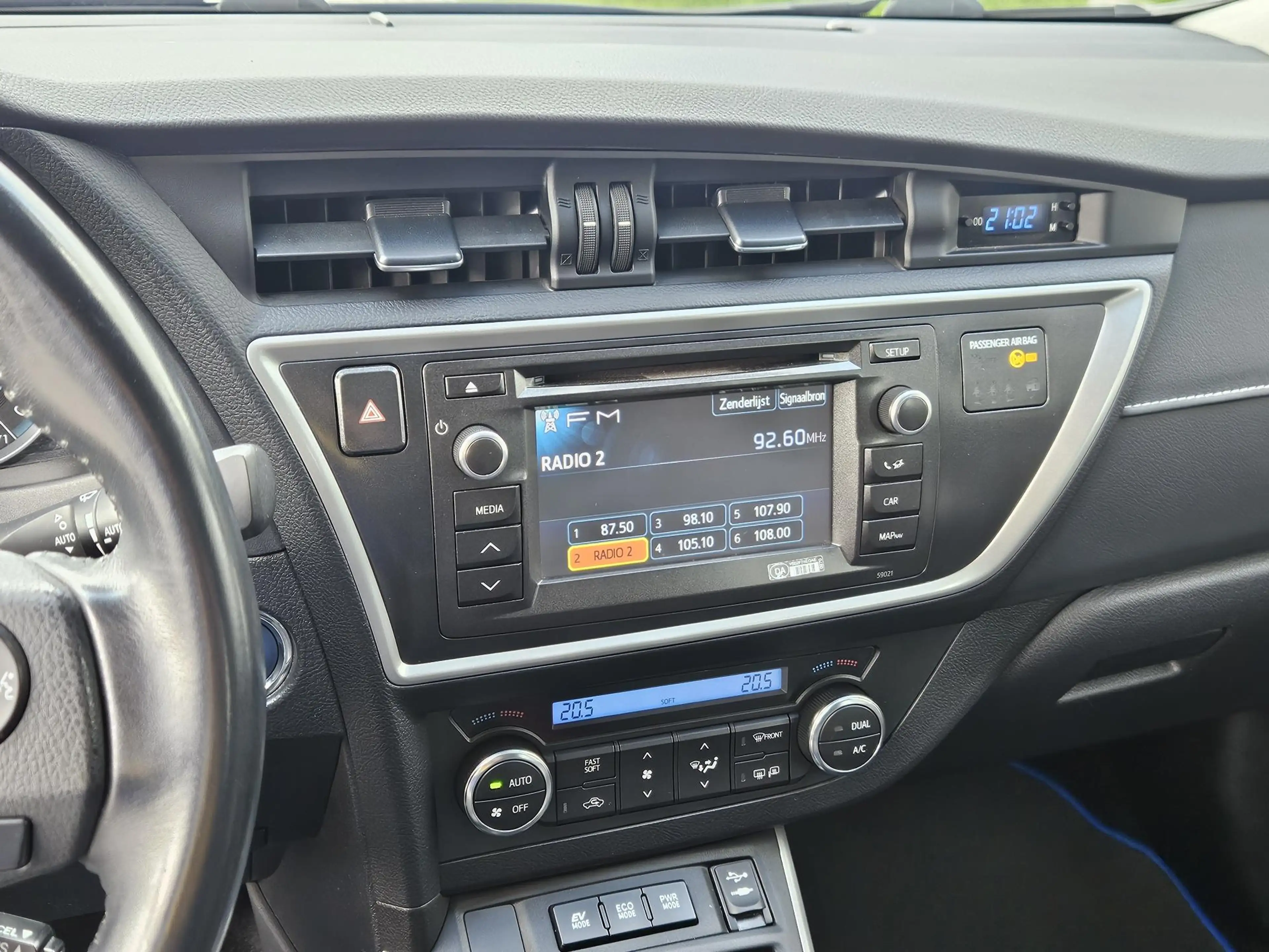 Toyota Auris Touring Sports 1.8 Hybrid Executive 1e eig Navi Ca — photo 10