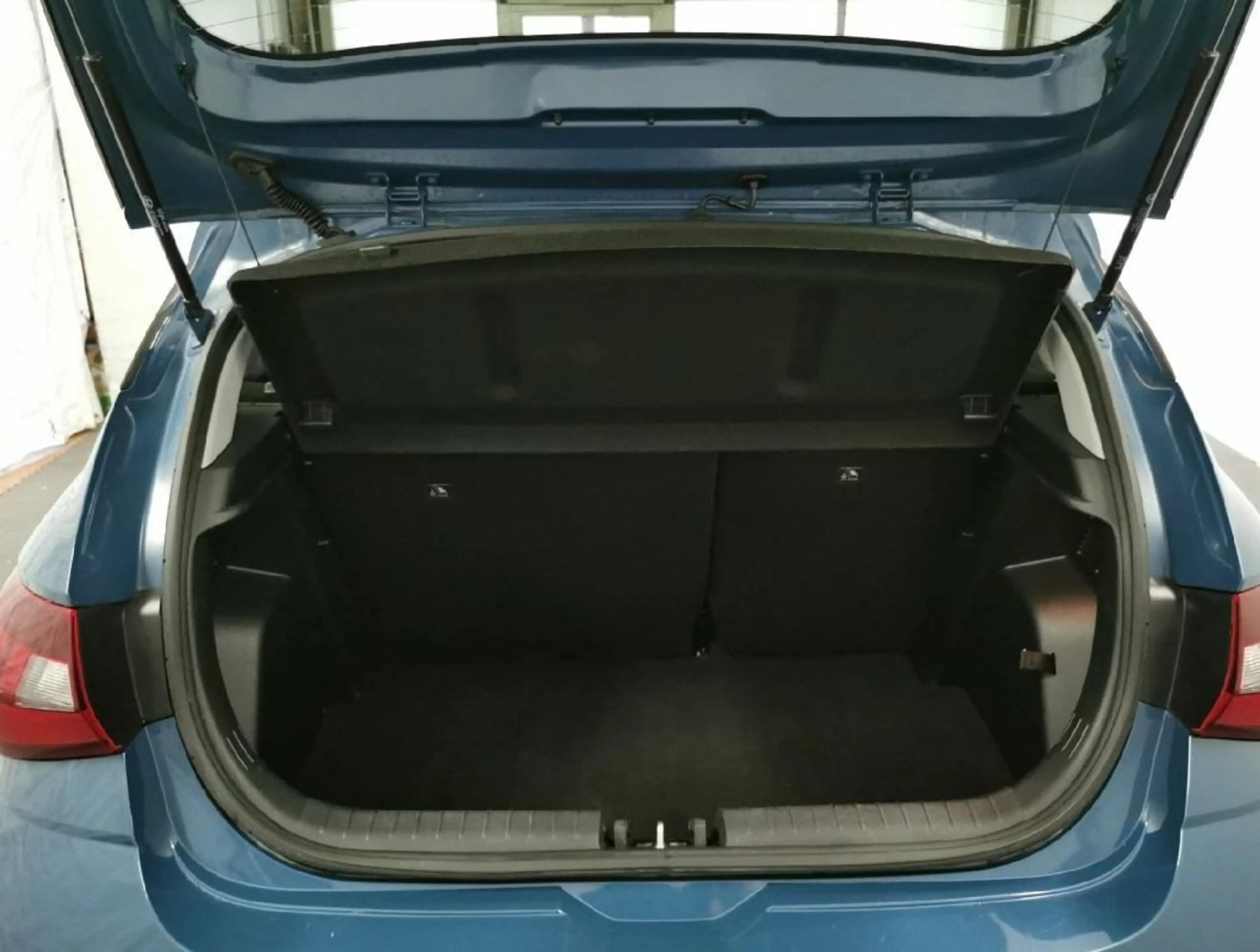 Hyundai i20 *Klimaaut.*LED*Sitzhzg*Lkrd.hzg*Navi*Alu* — photo 5