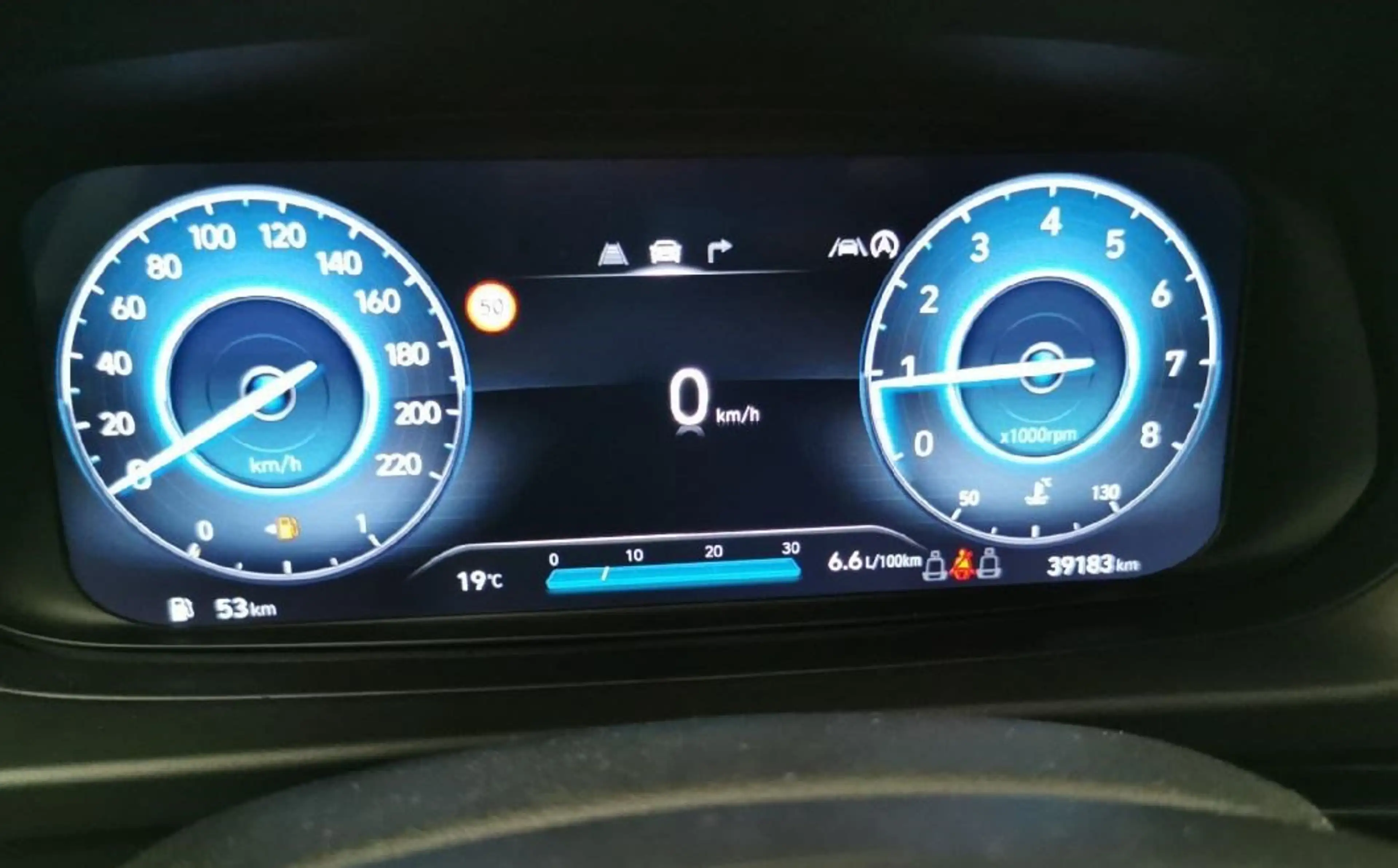 Hyundai i20 *Klimaaut.*LED*Sitzhzg*Lkrd.hzg*Navi*Alu* — photo 9