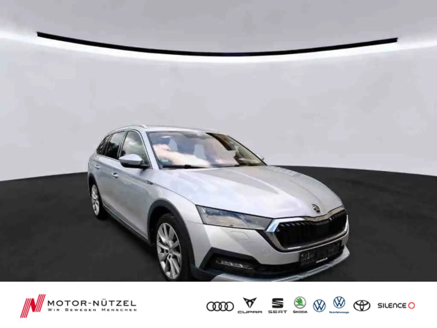 Skoda Octavia Combi SCOUT 2.0 TSI 4x4 DSG MATRIX+NAVI Zilver - 1