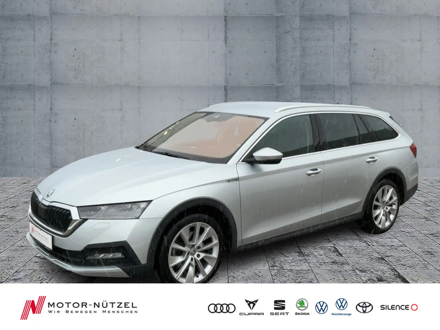 Skoda Octavia Combi SCOUT 2.0 TSI 4x4 DSG MATRIX+NAVI Silber - 1