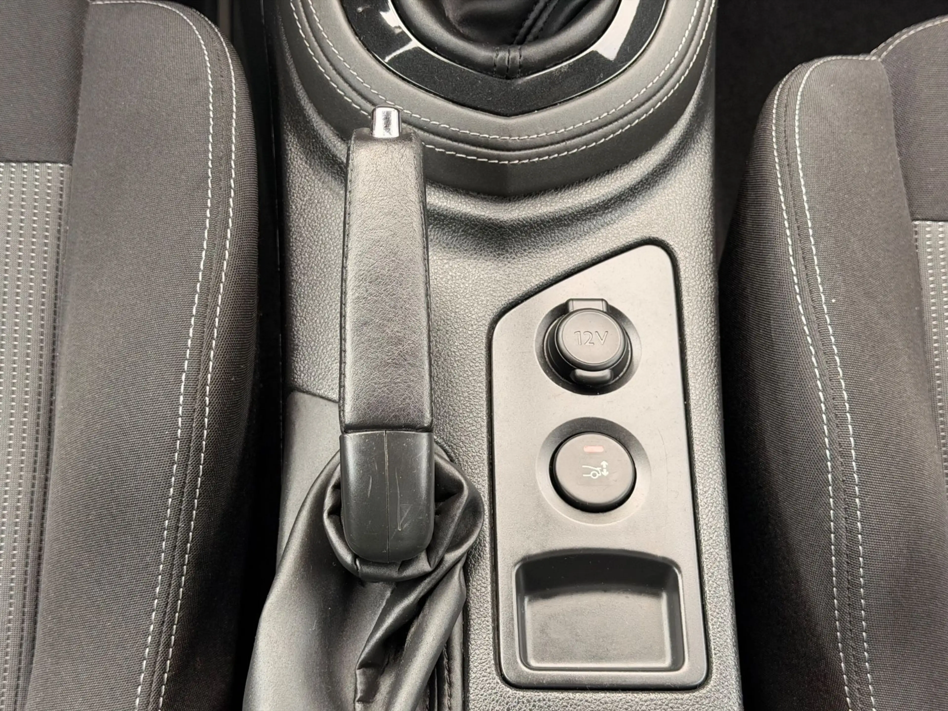 Peugeot RCZ 2.0 HDI 163PS (*KLIMA*TÜV*1-HAND*TEMPOMAT*) — photo 14