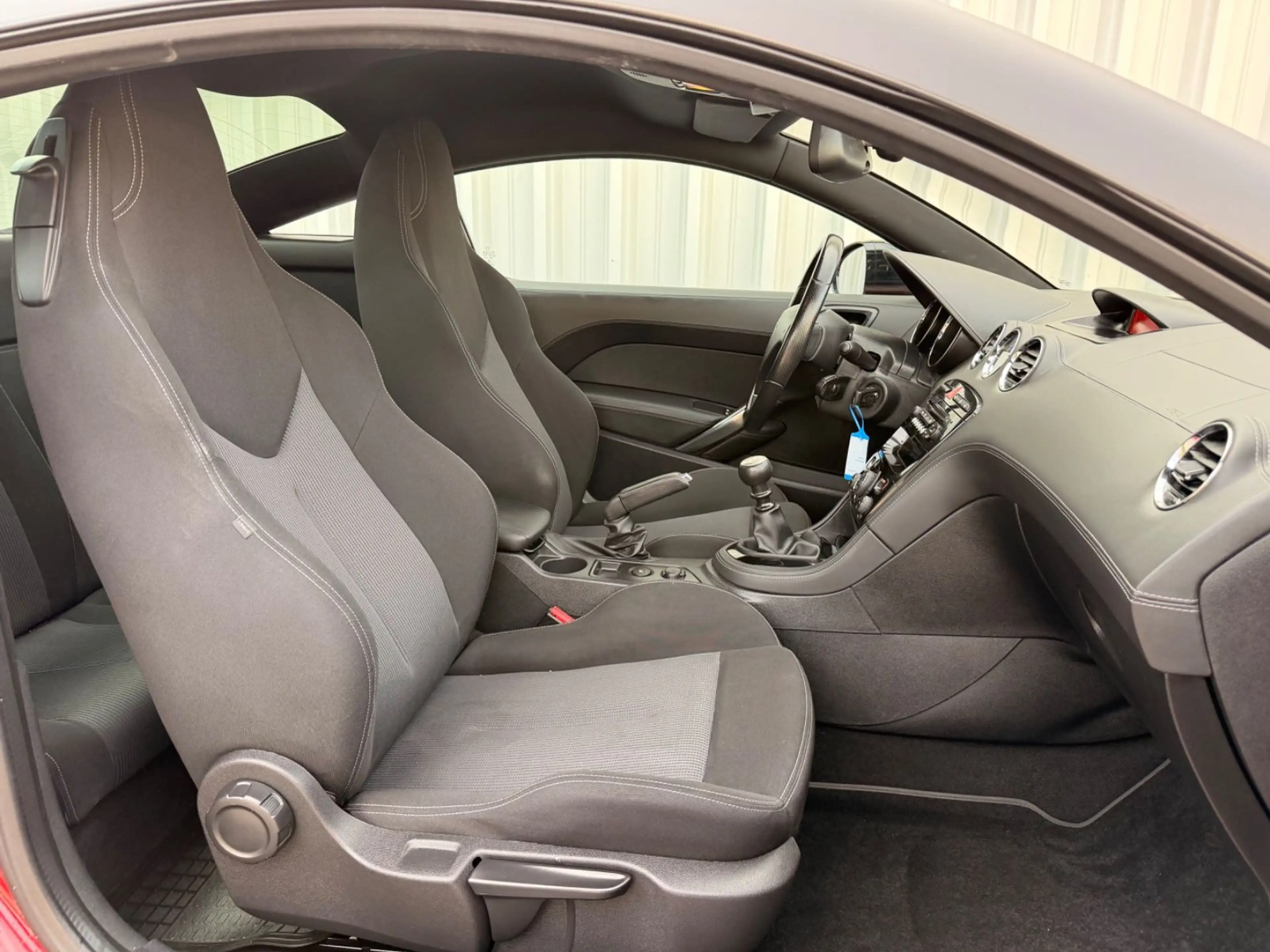 Peugeot RCZ 2.0 HDI 163PS (*KLIMA*TÜV*1-HAND*TEMPOMAT*) — photo 17