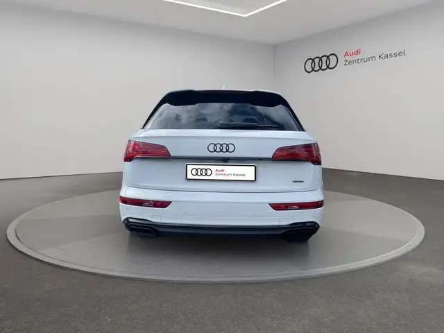 Audi Q5 view 6