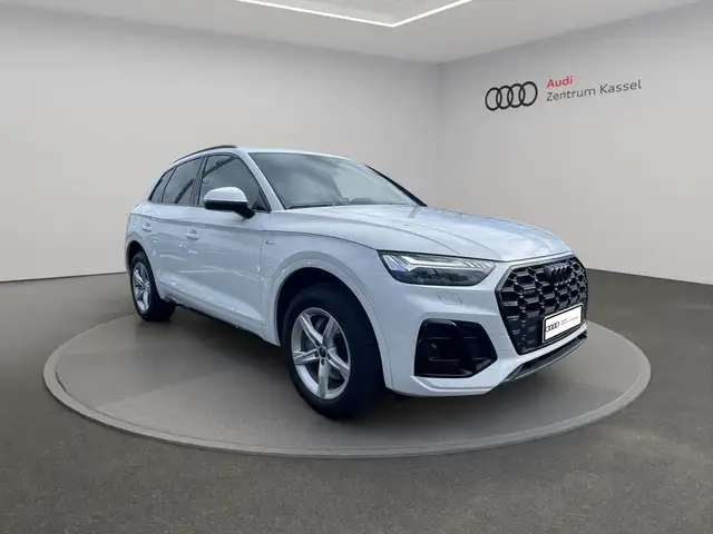 Audi Q5 view 9