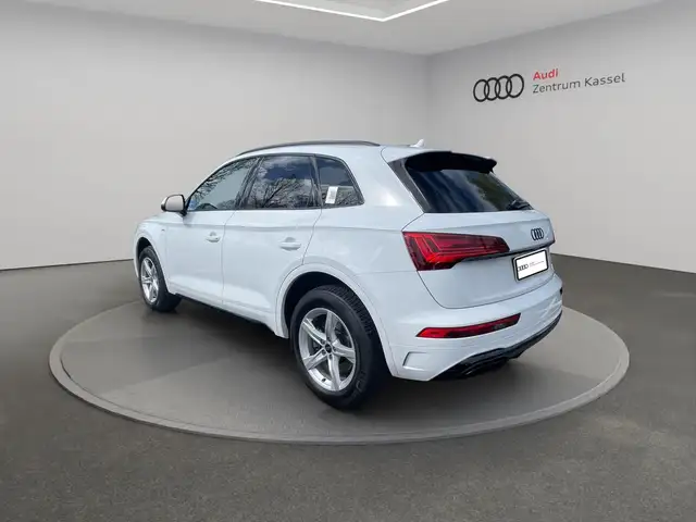 Audi Q5 view 5