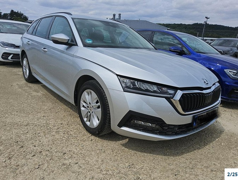 Skoda Octavia Combi 1.5 TSI DSG Selection AHK, LED — photo 2
