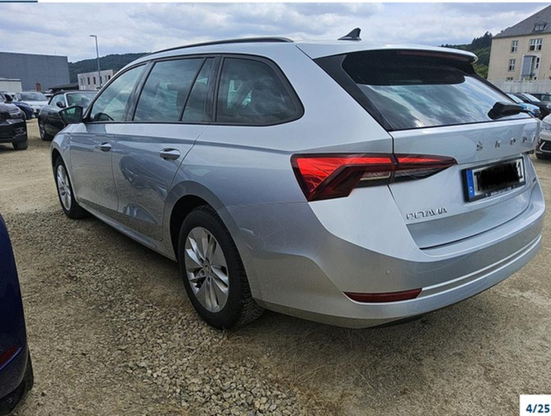 Skoda Octavia Combi 1.5 TSI DSG Selection AHK, LED — photo 4