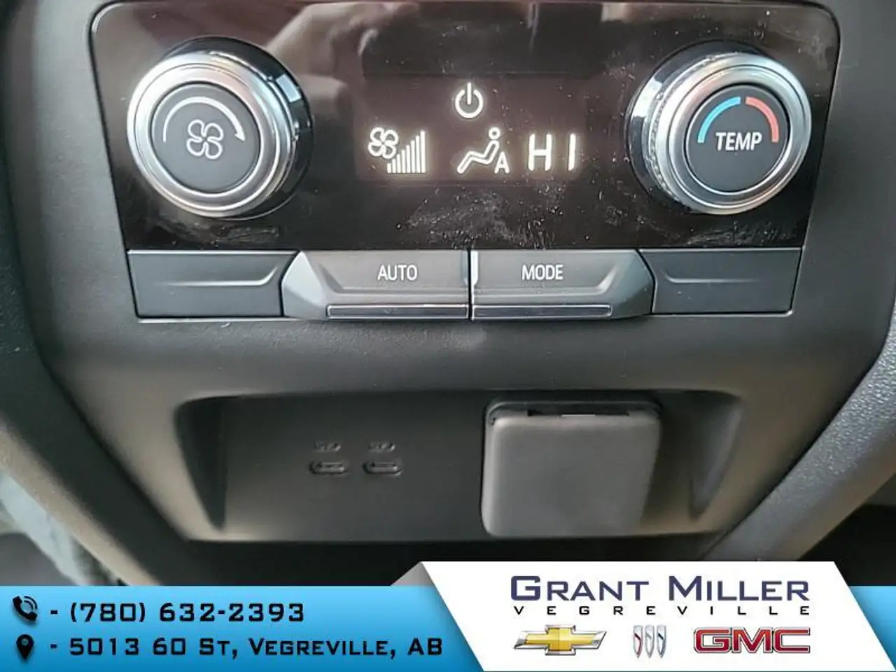GMC Acadia снимка GMC Acadia