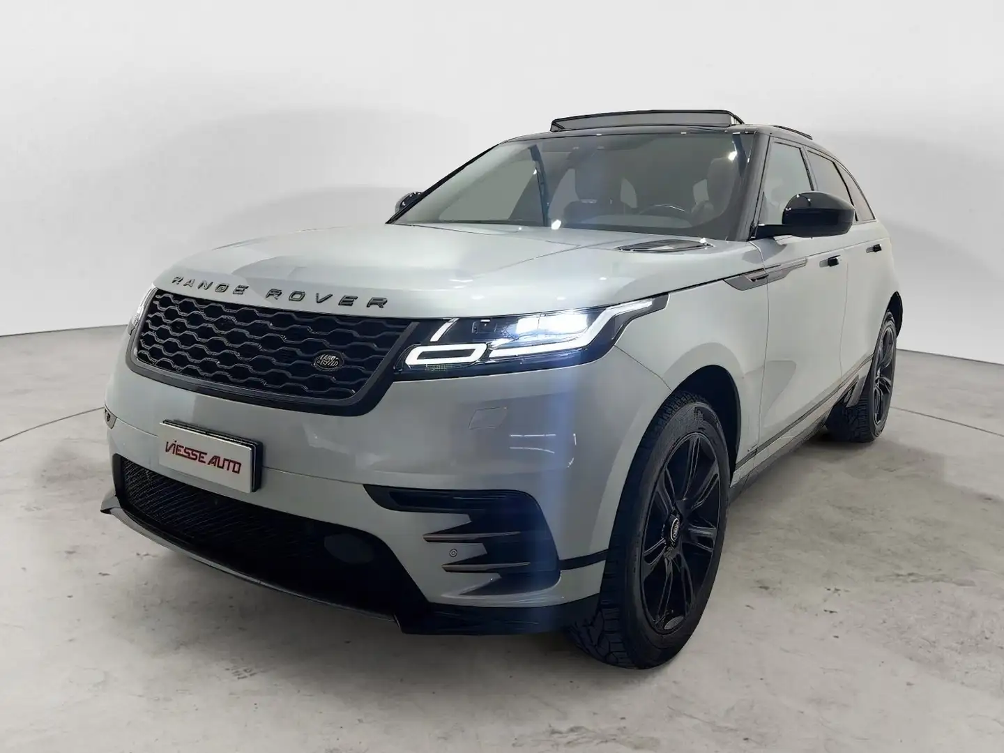 Land Rover Range Rover Velar Range Rover Velar 2.0 i4 R-Dynamic 240cv auto Argento - 1
