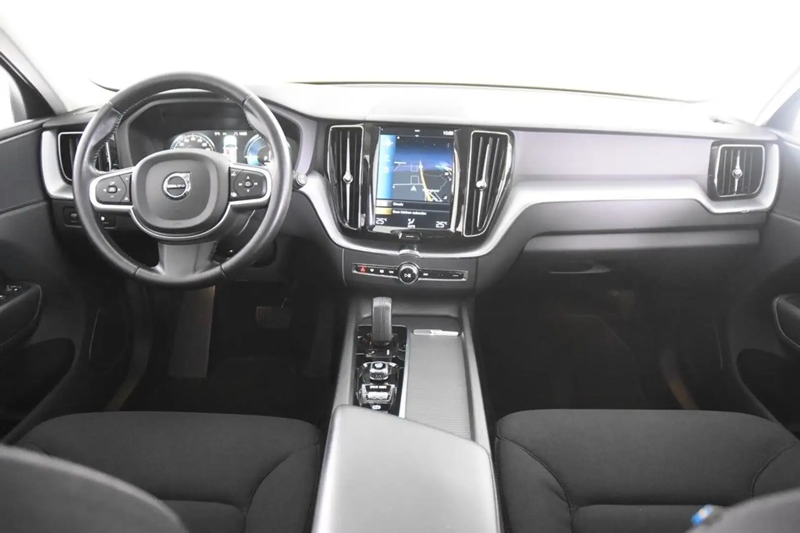 Volvo XC60 T8 AWD Inscription *1.Hand*Pano.*Standheiz* Silber - 2