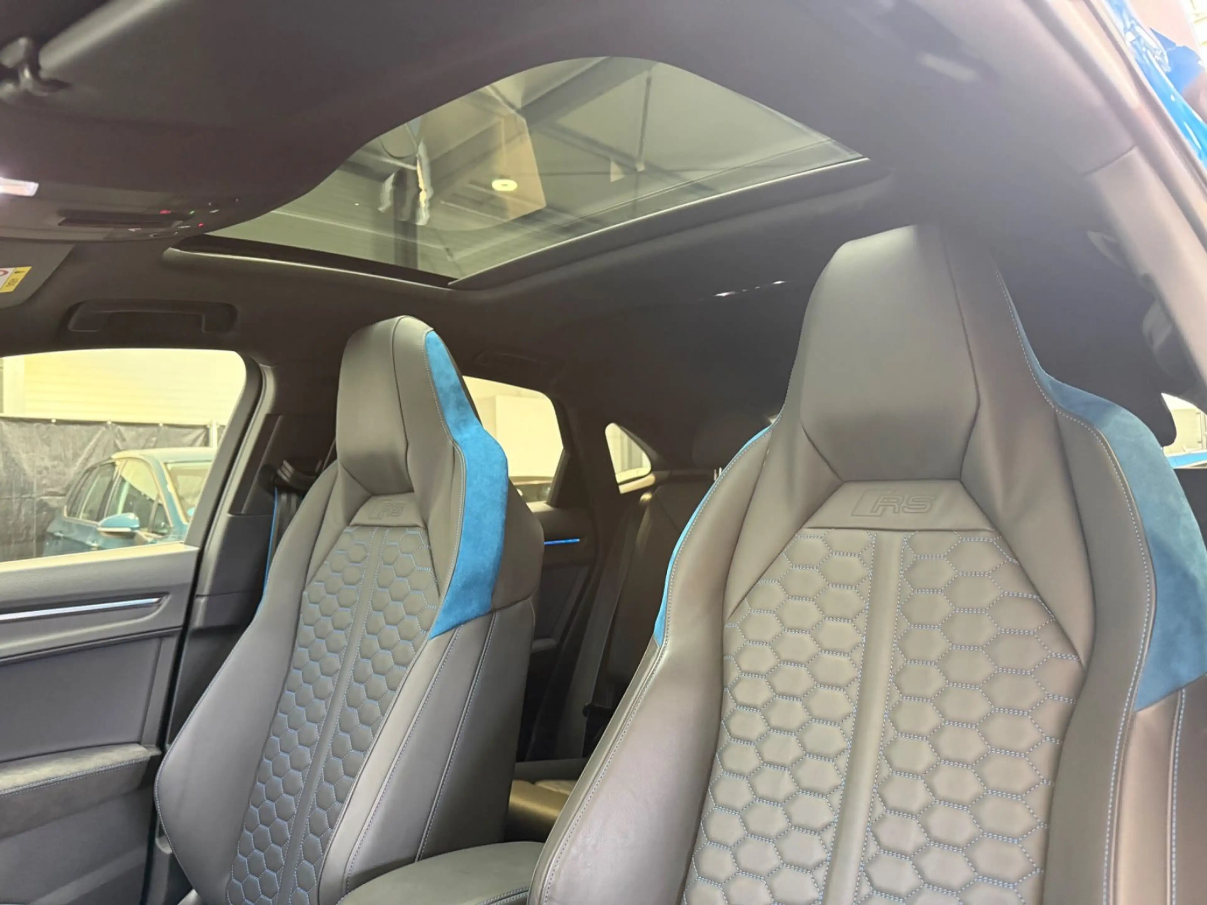 Audi RS Q3 Sportback 2.5 TFSI quattro *360*Pano*Memory — photo 12